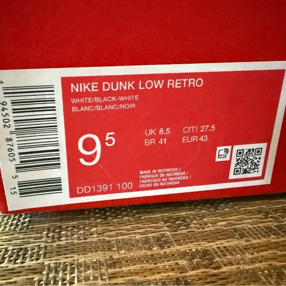 BRAND NEW IN BOX MEN’S 9.5 NIKE DUNK LOW RETROS-BLACK & WHITE - Picture 9 of 13